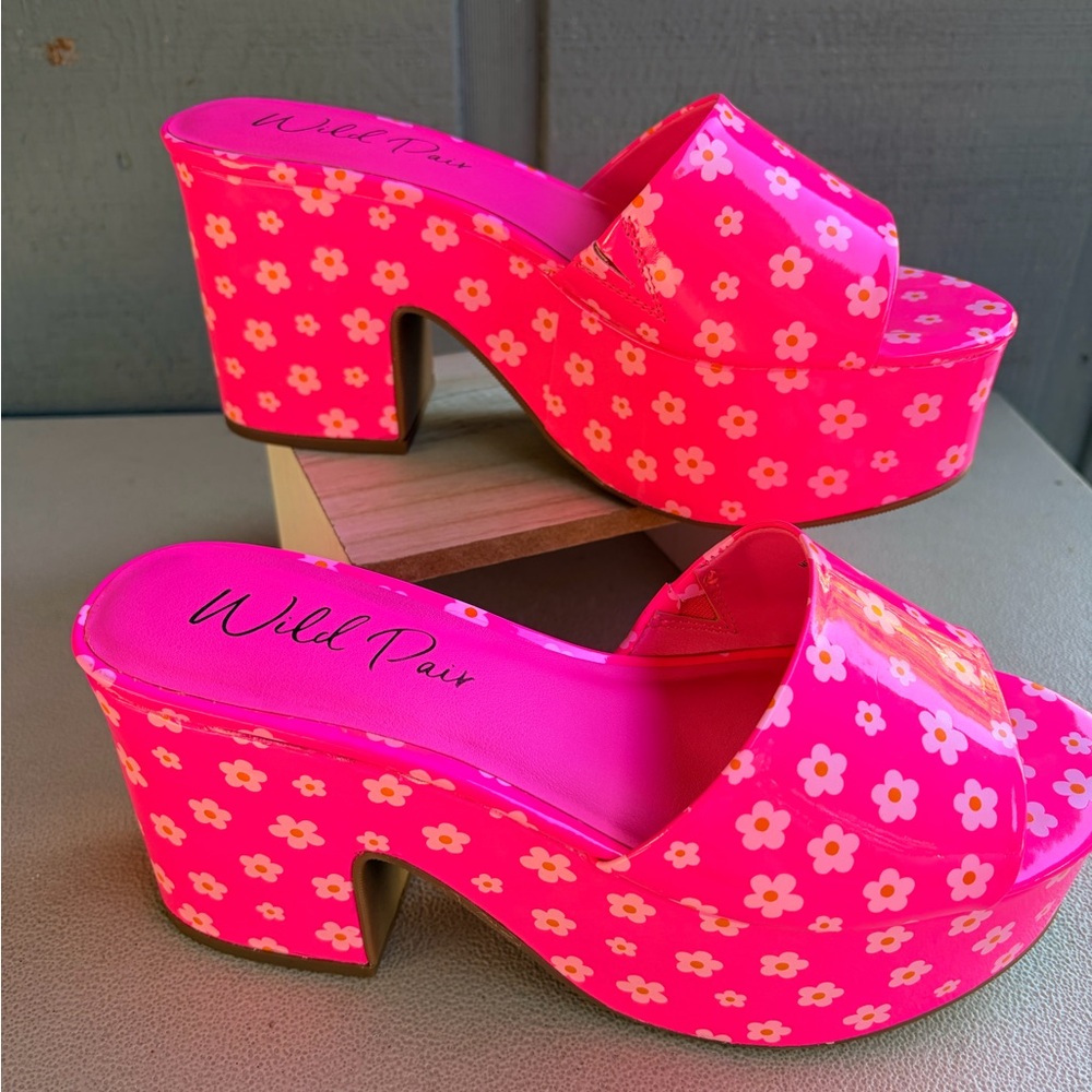 Wild Pair Women's Melborne Platform Sandals Pink Daisy, US 8